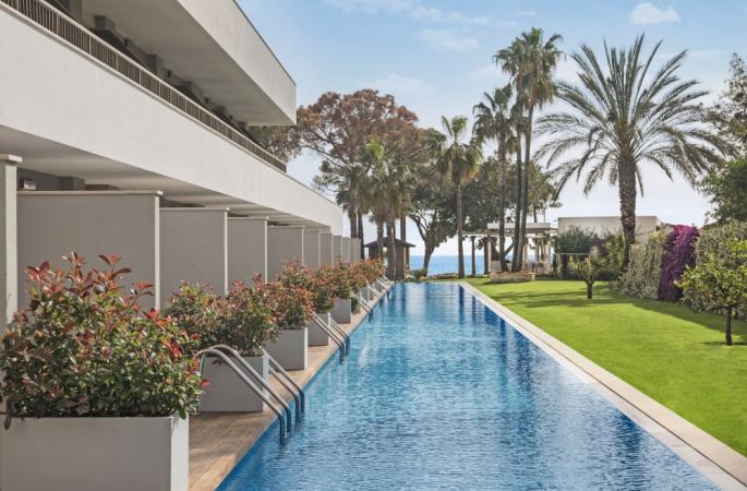 Acanthus Cennet Barut Collection