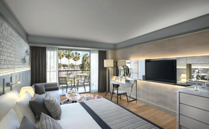 Acanthus Cennet Barut Collection