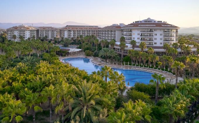 Seaden Sea World Resort & Spa