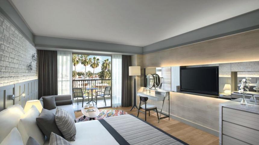 Acanthus Cennet Barut Collection